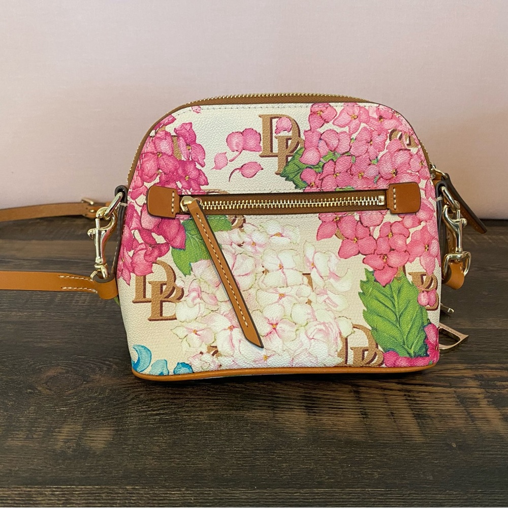 Dooney & Burke spring crossover purse, like new